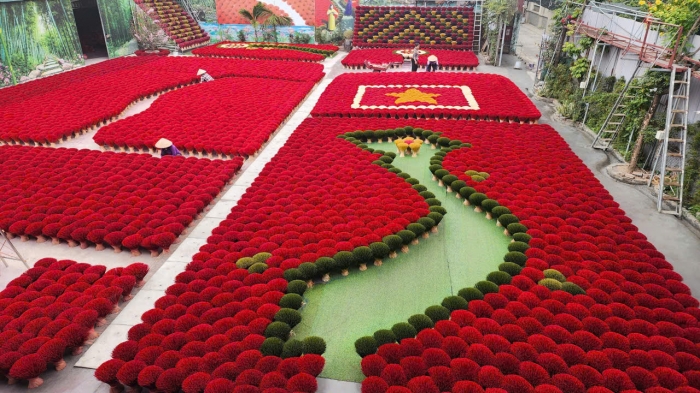 HANOI CITY TOUR:  INCENSE VILLAGE - TRAIN STREET - HOA LO PRISON - TEMPLE OF LITERATURE - HOCHIMINH MAUSOLEUM - TRAN QUOC PAGODA - EGG COFFEE